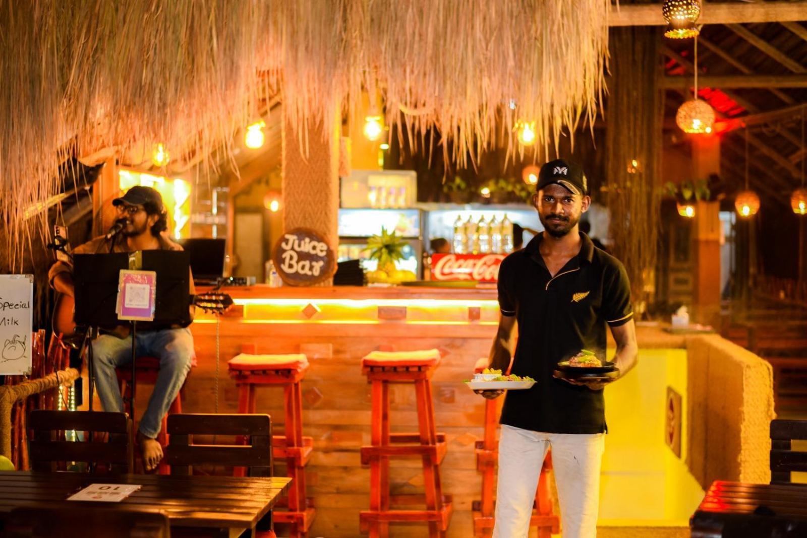 Coconut Style Restaurant & Milinda Guest Hotel Unawatuna Eksteriør billede