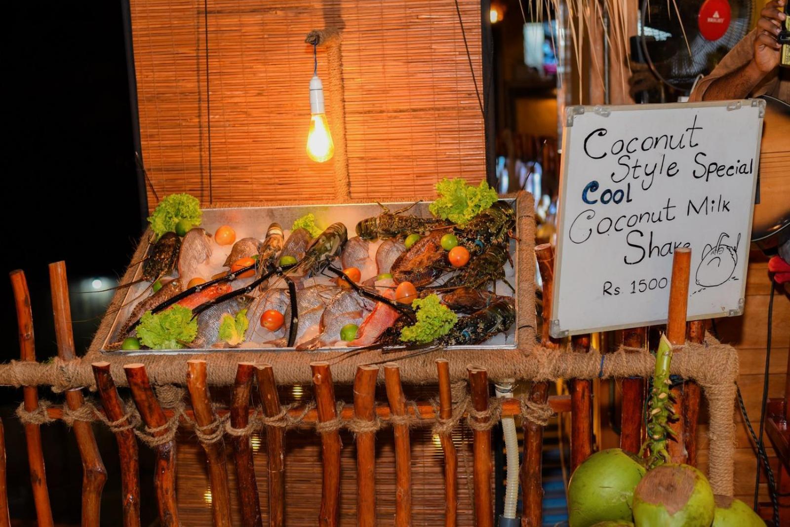 Coconut Style Restaurant & Milinda Guest Hotel Unawatuna Eksteriør billede