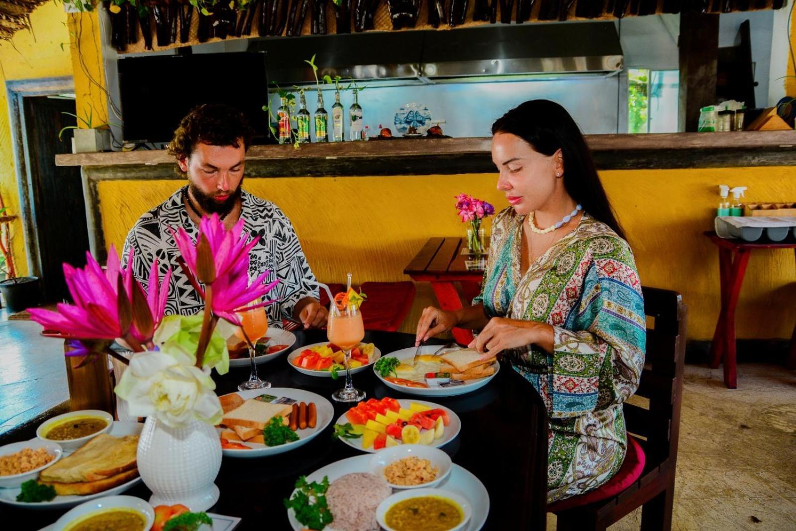 Coconut Style Restaurant & Milinda Guest Hotel Unawatuna Eksteriør billede